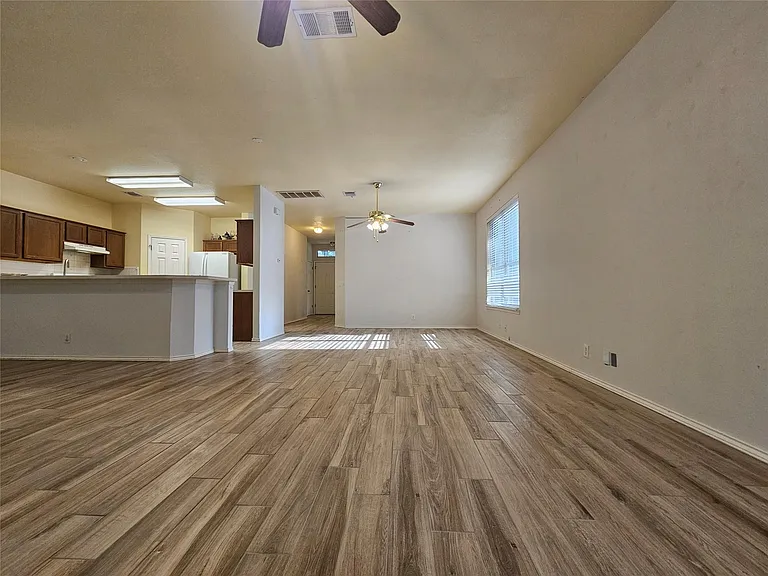 8506 Hillrock Dr — Photo 11