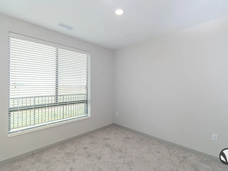 Chateau at Yankee Hill Apartments — Photo 85