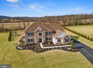 16 Chasen Ct, Sinking Spring, PA 19608