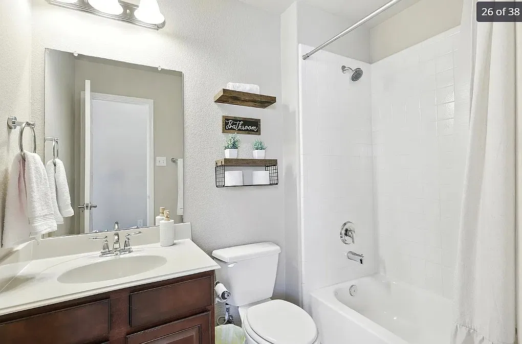 3 bed, 2141 sqft, $2,495 — Photo 4