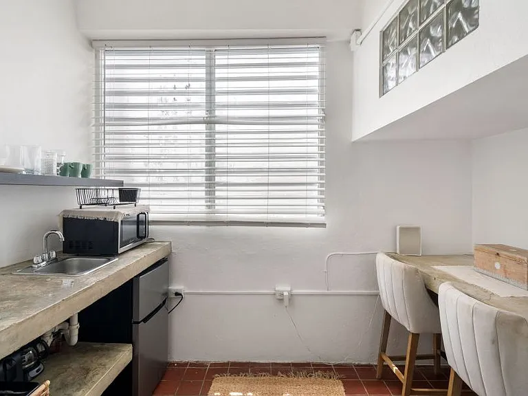 Cond EL Koury 656 Calle Figueroa — Photo 10