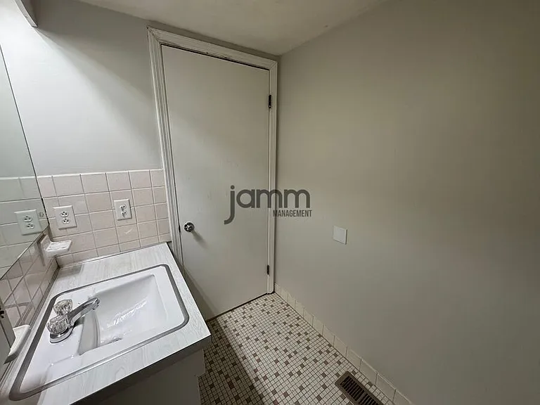 7025 Carriage Hill Dr #101 — Photo 12