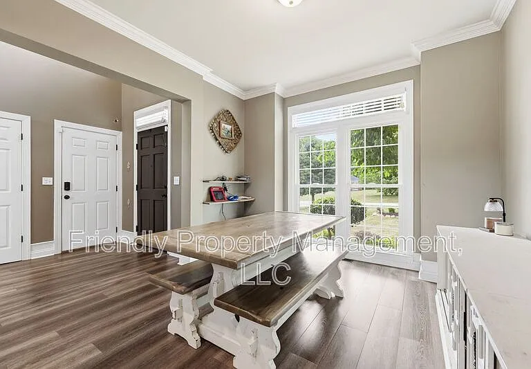 2714 Colton Dr — Photo 5
