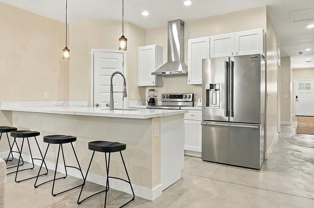 4 bed, 4.0 bath, 2200 sqft, $1,321 — Photo 4