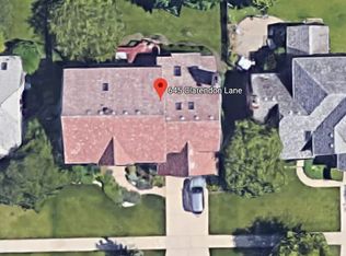 645 Clarendon Ln, Aurora, IL 60504