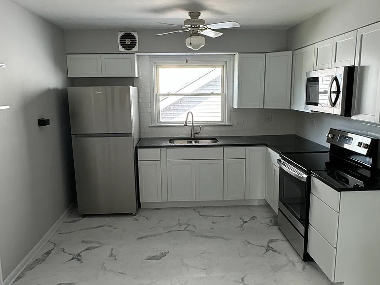 18302 Cowing Ct #1S — Photo 3