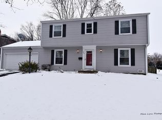519 S 16th St, St Charles, IL 60174