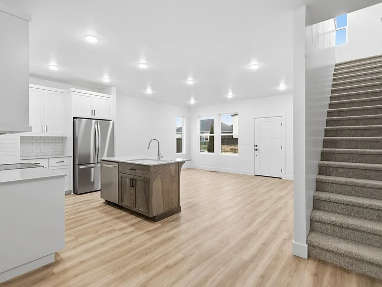 2144 E Deep Purple Ln — Photo 4
