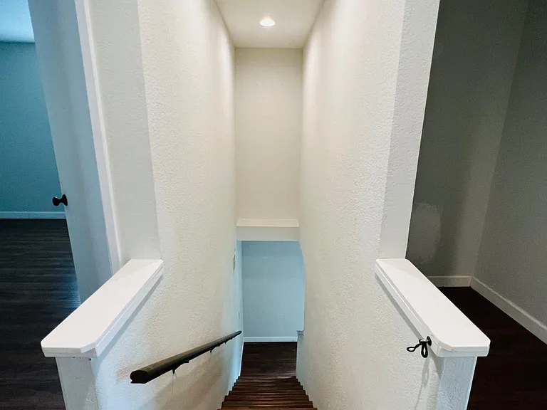 2425 La Brea Ct #2425 — Photo 15