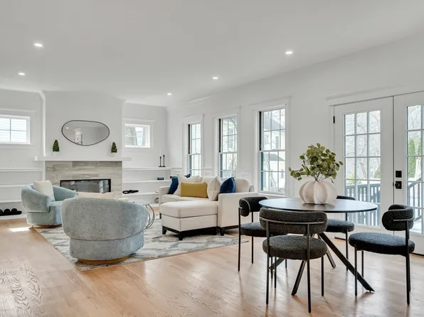 17 Hamilton Rd, Lexington, MA 02420