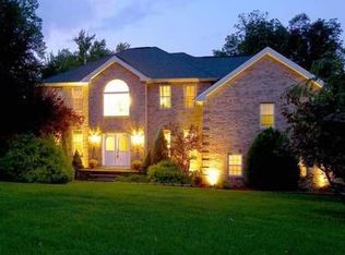 28 Rosenbrook Dr, Lincoln Park, NJ 07035