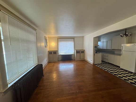 2nd image of 1101 W Maxwell Ave APT A