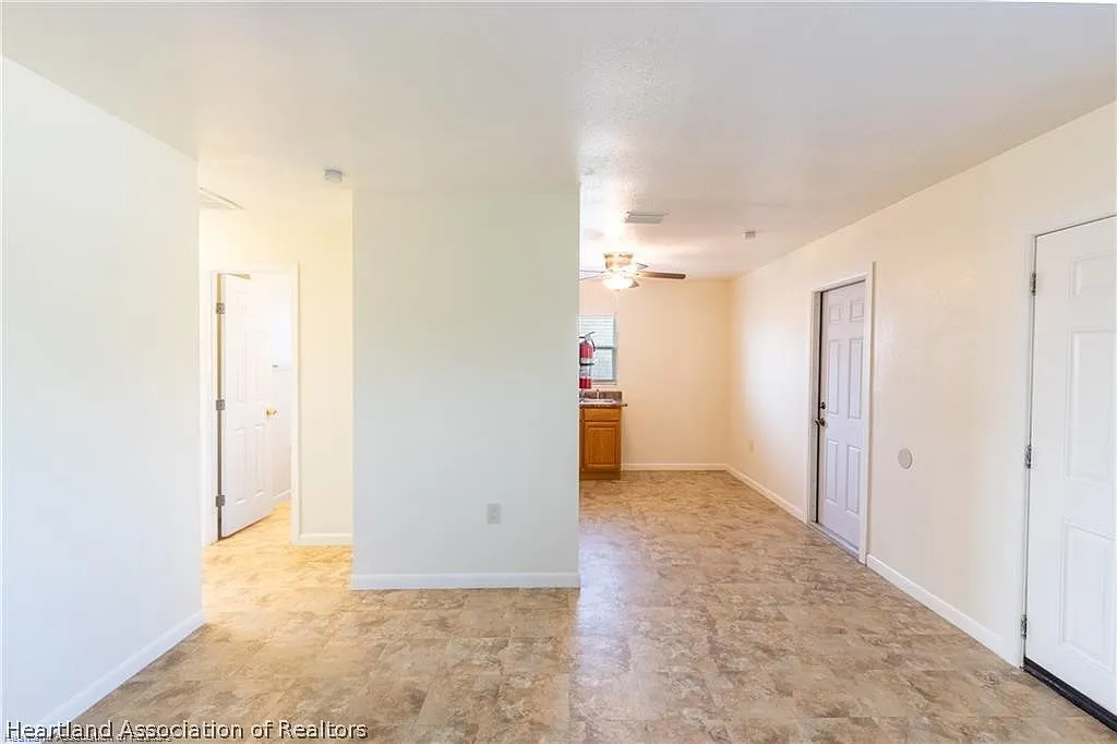 2 bed, 1.0 bath, 800 sqft, $1,395 — Photo 3