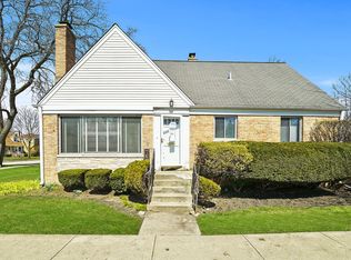 301 Nora Ave, Glenview, IL 60025