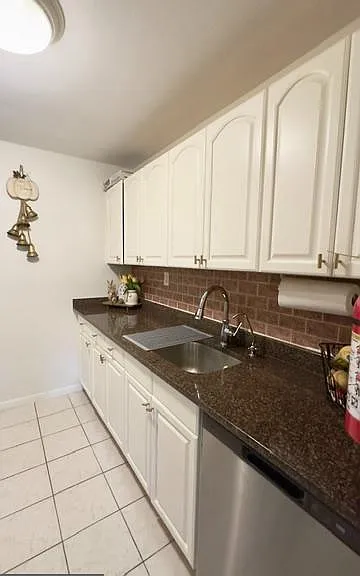 11 Twin Rivers Dr #M — Photo 10