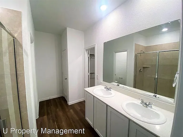 624 Fitzroy Ln — Photo 11