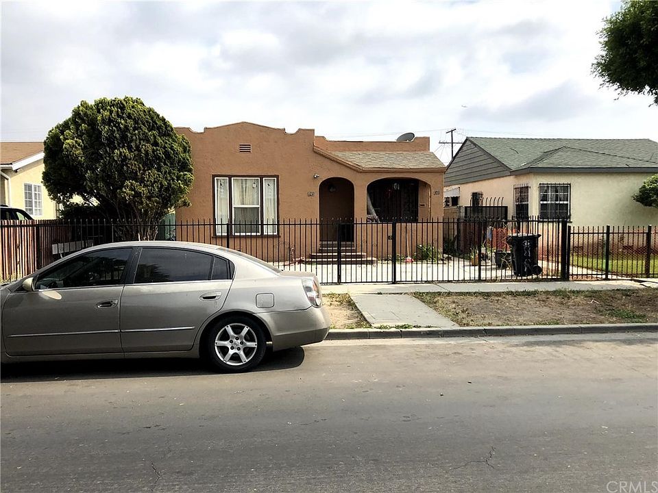 2nd image of 842 E 75th St