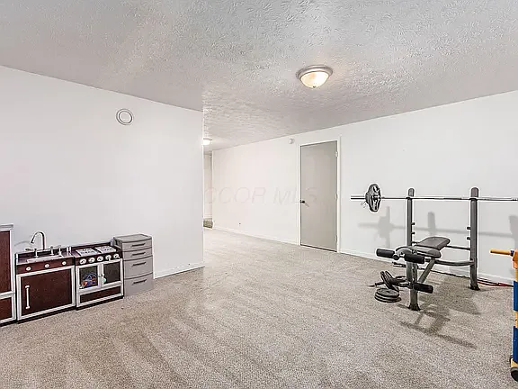 8651 Wilmette Ct — Photo 6