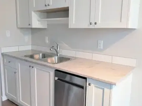 5812 57th Ave #206, Red Deer, AB T4N 4S4
