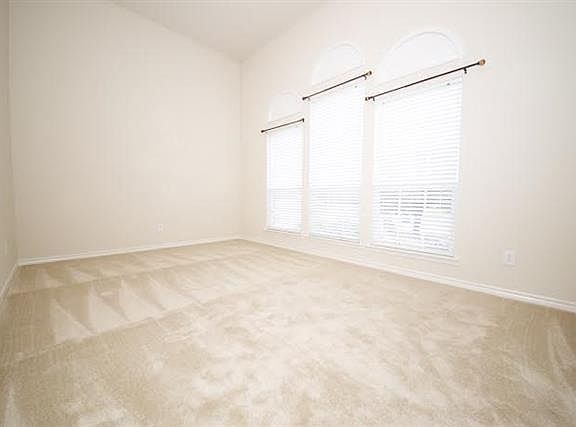 2nd image of 1805 Stone Glen Dr