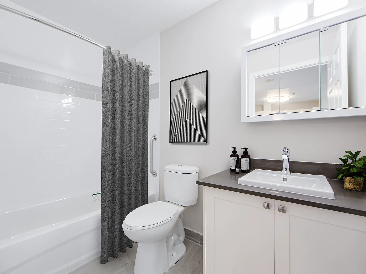 Beech Grove Suites — Photo 4