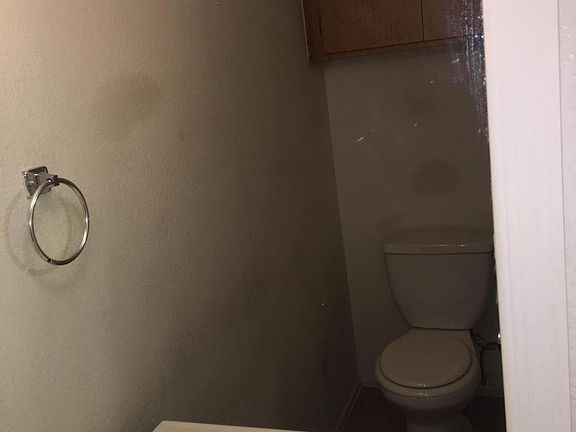 4th image of 2842 E Beck Ln Unit 1