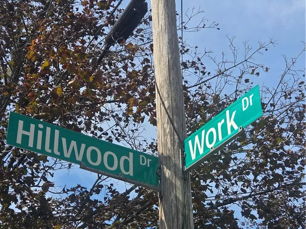 812 Work Dr, Akron, OH 44320