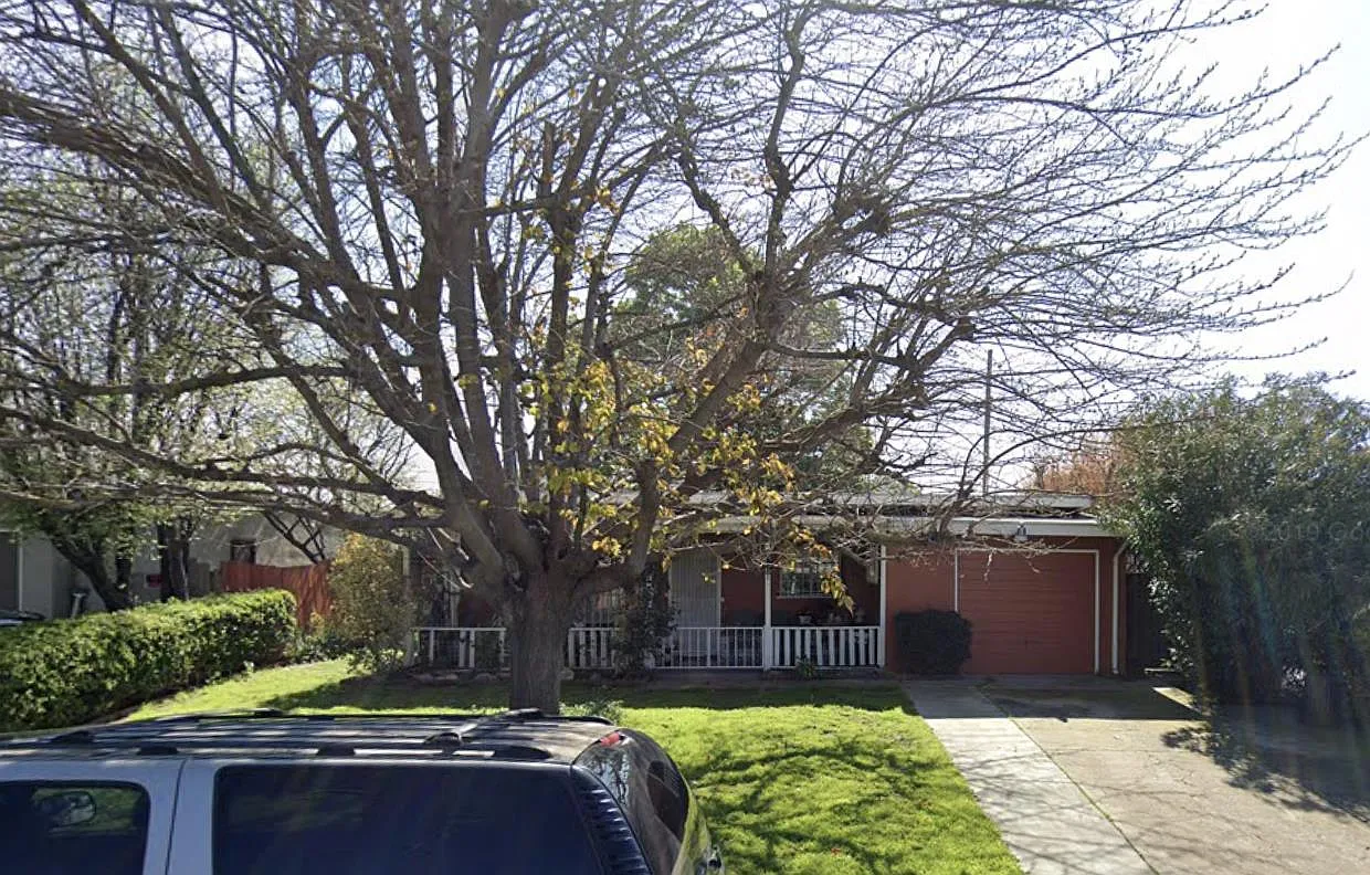 14030 Diamond Ave photo 1