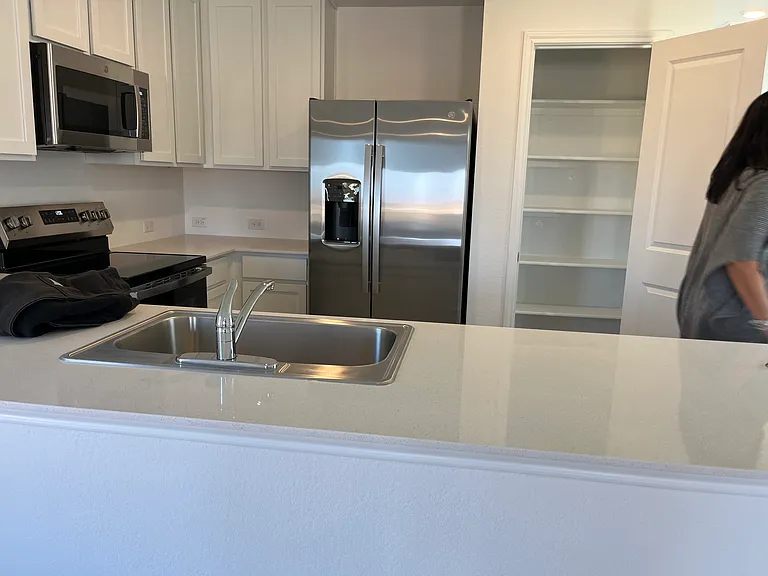 640 Commander Abbott Dr — Photo 5