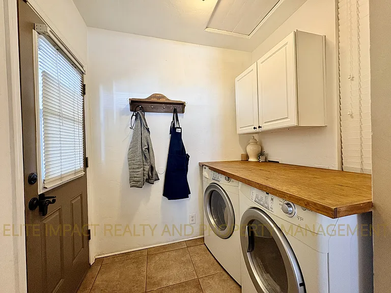1718 E Grant Rd — Photo 13