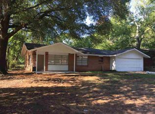 906 Butler Dr, Longview, TX 75602