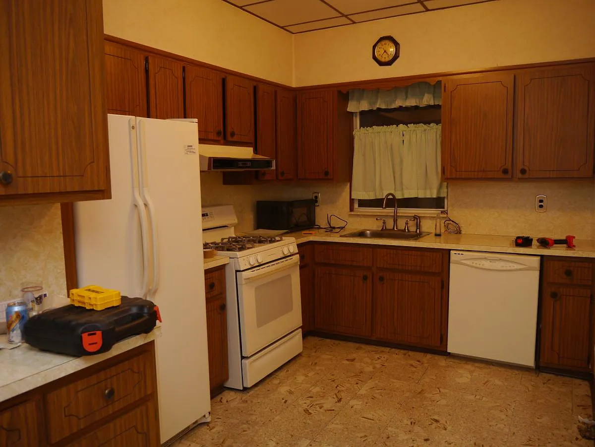 3 bed, 1000 sqft, $1,900 — Photo 3
