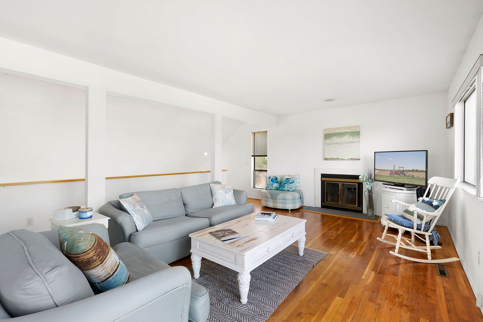  Family room with fireplace