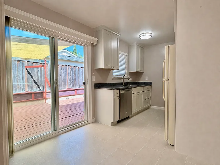 152 Warren Dr #3 — Photo 7
