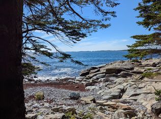 33 Hupper Ln, Tenants Harbor, ME 04860