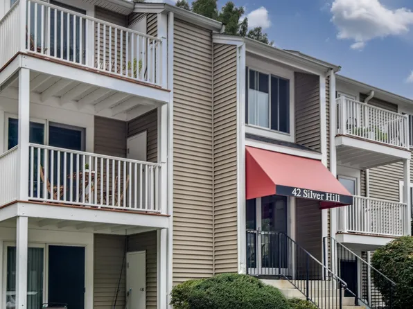 42 Silver Hill Ln APT 5, Natick, MA 01760
