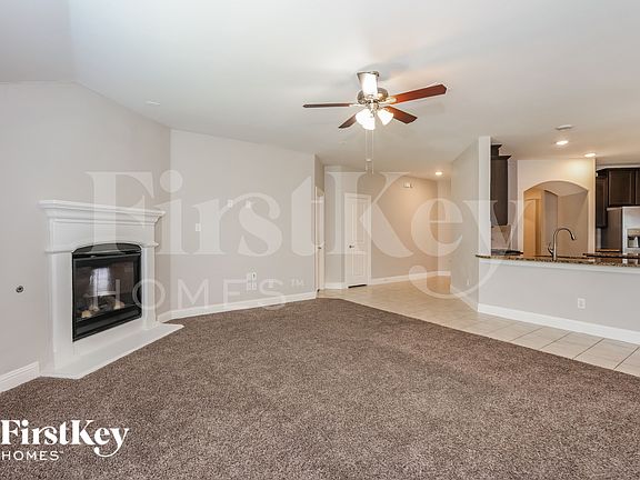 2nd image of 4413 Lakeview Dr