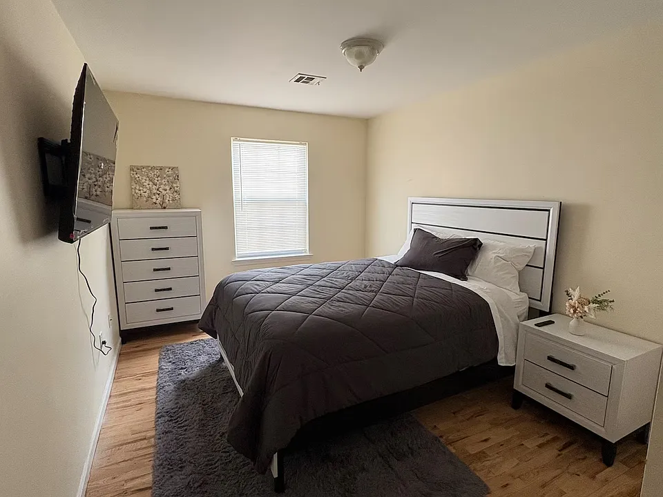 83 Farley Ave #3