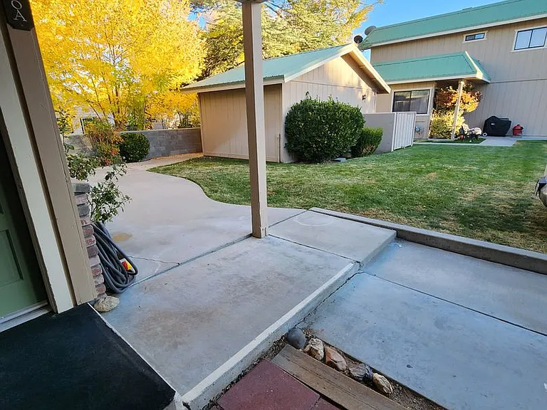 760 W Pine St — Photo 14