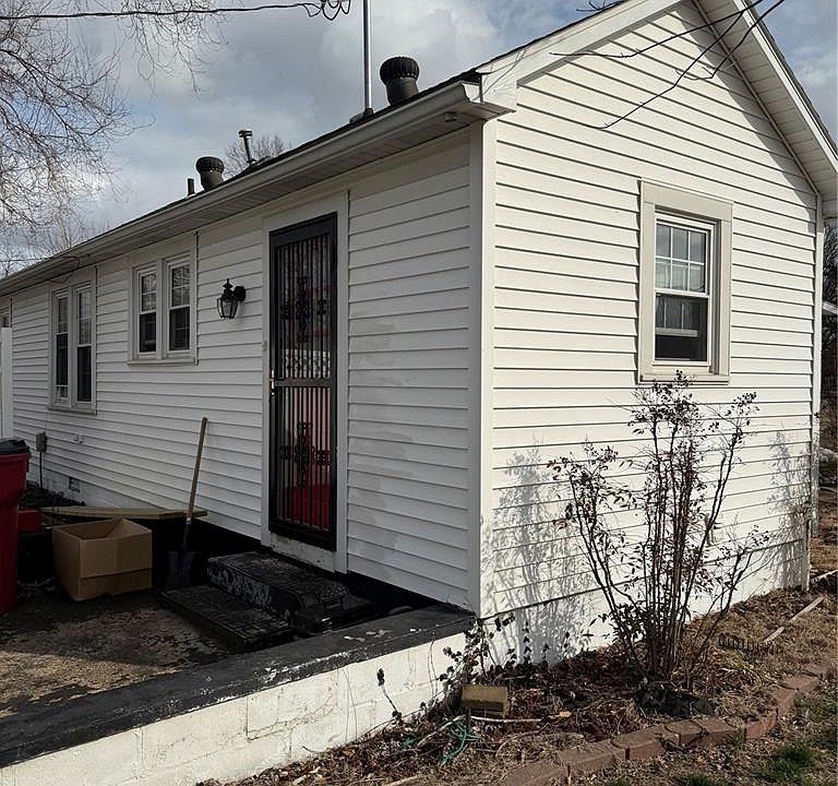 1st image of 448 Crowe St