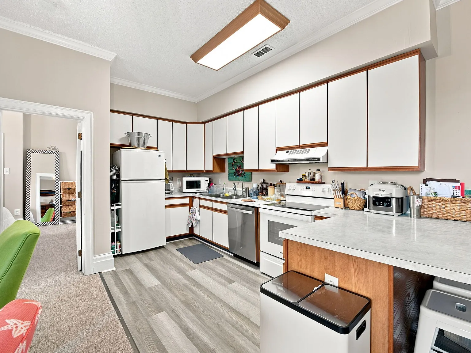 415 Broad St — Photo 3