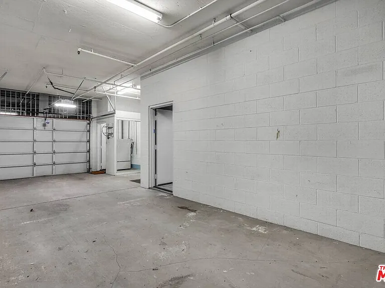 1735 Malcolm Ave #H — Photo 28