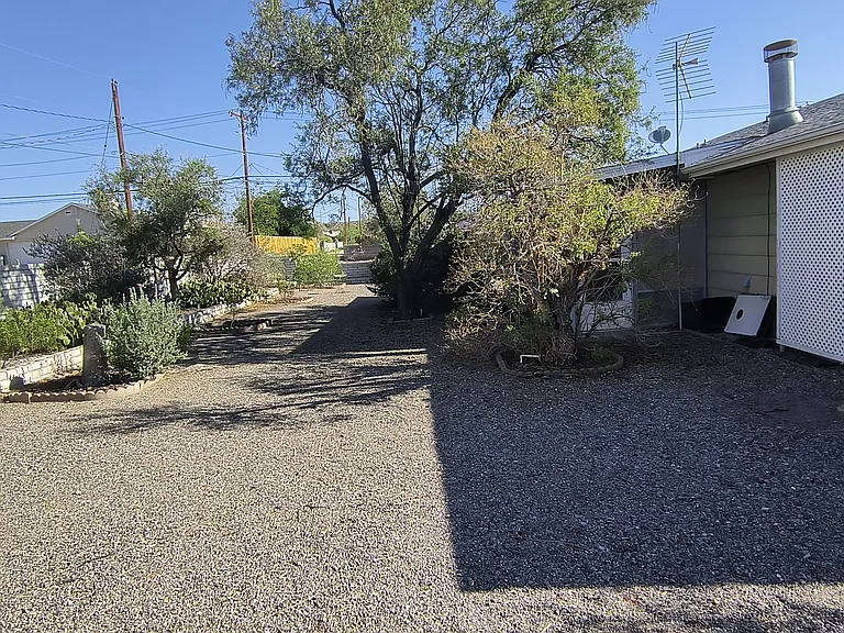 Yucca St — Photo 6