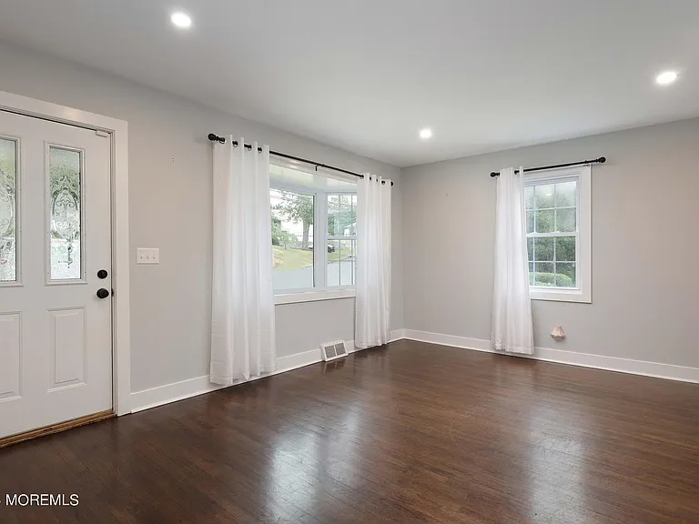 67 E Highland Ave — Photo 9