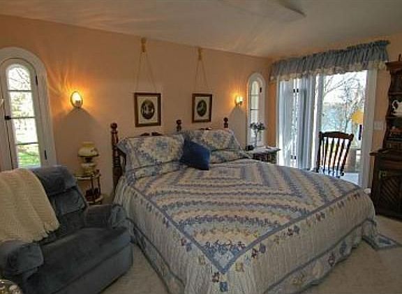 4th image of 18293 Whispering Pines Ln