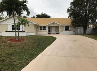 15560 Winkfield Cir, Davie, FL 33331