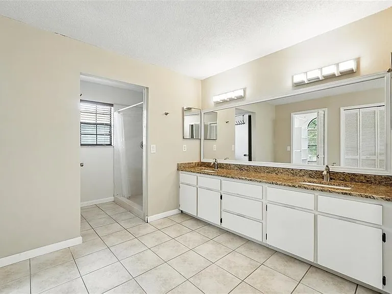 7925 Tumblestone Dr — Photo 25