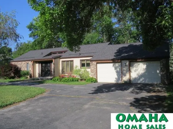 5744 N 79th St, Omaha, NE 68134