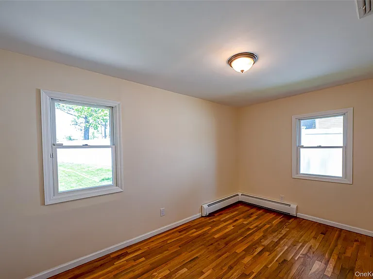 69 Allan Dr — Photo 12
