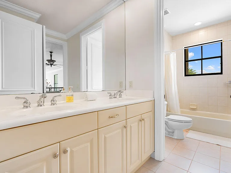11695 Sunrise View Ln — Photo 22